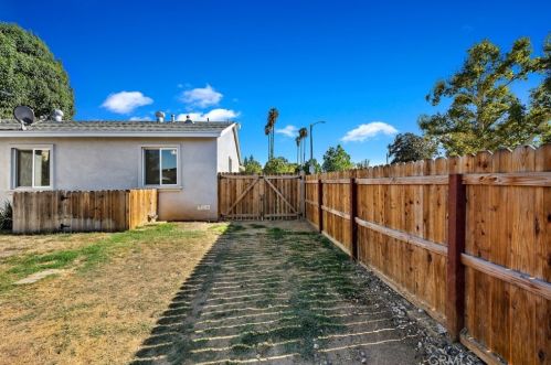 7965 Garfield St, Riverside CA  92504-3034 exterior