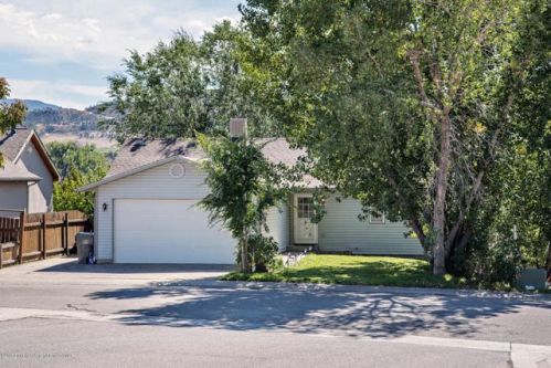 2001 Pioneer Dr, Silt, CO 81652-8785