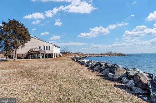 1176 Spruce Ave, Shady Side MD 20764-9562 exterior