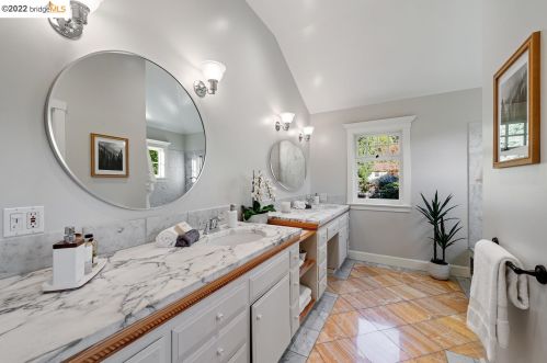 55 Kingston Rd, Berkeley, CA 94707-1321
