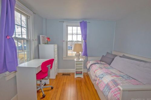 31 Wells Rd, Granby CT  06035-1604 exterior