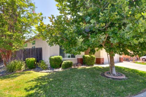 8885 Carmel Plaza Way, Elk Grove, CA 95758-6330