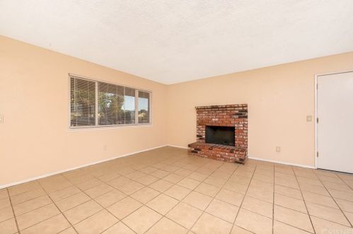 16607 Mossdale Ave, Lancaster CA  93535-7137 exterior
