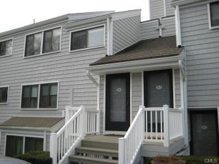 104 Rowayton Wood Dr, Norwalk CT  exterior