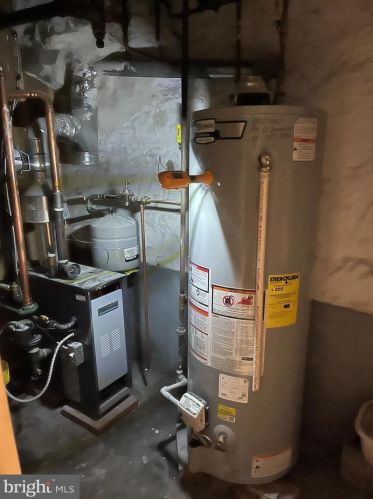 4632 12 St, Philadelphia PA 19147-2624 exterior