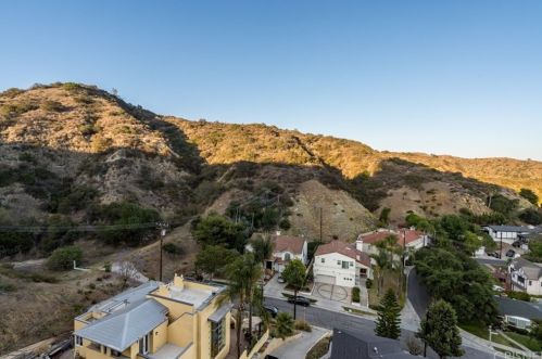 1652 Gladys Dr, Glendale CA  91206-1616 exterior