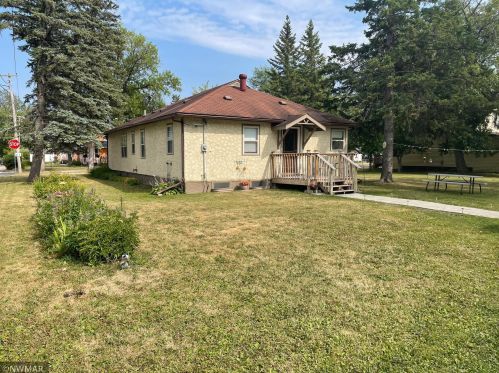 403 1st Ave, Hackett, MN 56623-2847