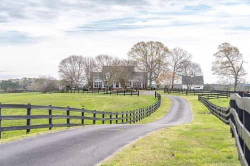 5642 Martha Berry Hwy, Armuchee, GA 30105-2306
