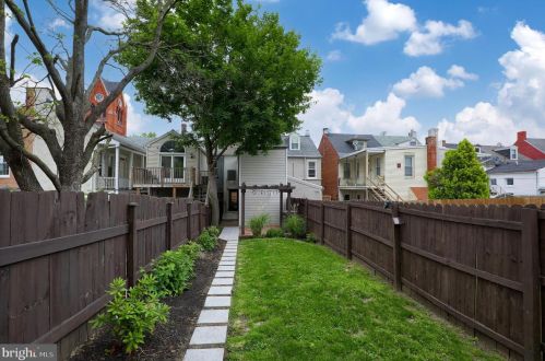 524 Orange St, Lancaster PA  17603-3665 exterior