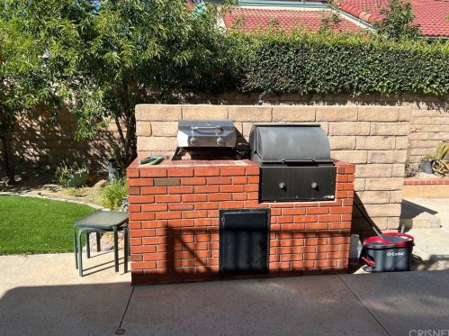 5325 Seneca Pl, Simi Valley CA 93063-2053 exterior