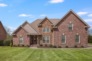 2927 Frank Robinson Dr, Murfreesboro, TN 37130-6683