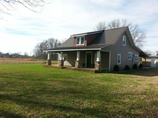 633 Oak Grove Rd, Decherd, TN 37324-4426