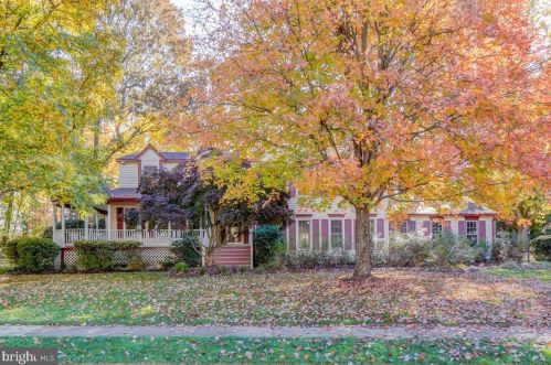12352 Greenhorn St, Herndon, VA 20171-2131