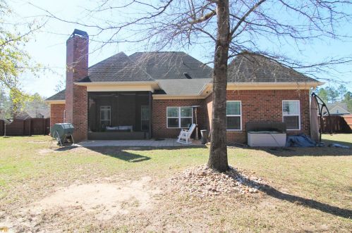 2074 Hiwassee Dr, Bonaire GA  31005-2507 exterior