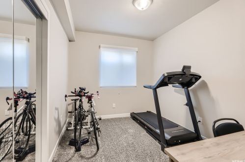 6544 Hvn Maple Dr, Taylorsville UT 84081-4162 exterior