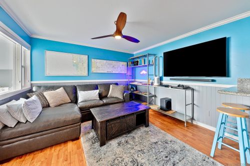 2613 Mission Blvd, San Diego, CA 92109-8232