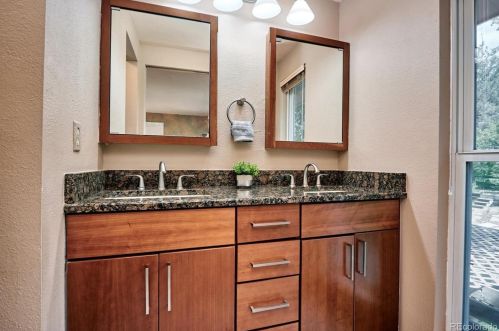 8548 Kettle Pl, Englewood CO 80112-4748 exterior