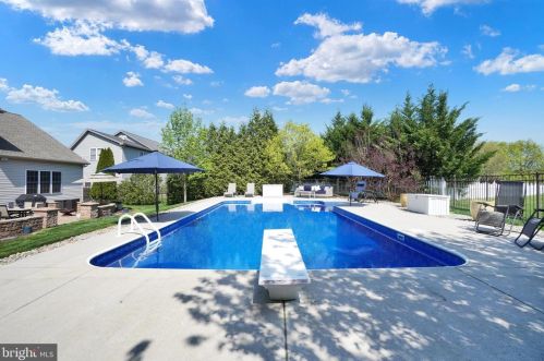 1510 Glenleigh Dr, York, PA 17404-8526