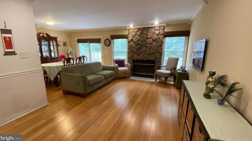 34 Countryside Dr, Princeton, NJ 08540-9407