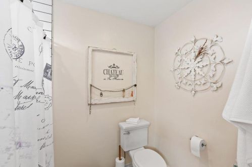 3433 Royal Rd, Vista CA  92084-6616 exterior