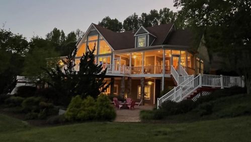 1126 Shoreline Dr, Jefferson GA  30549-2142 exterior