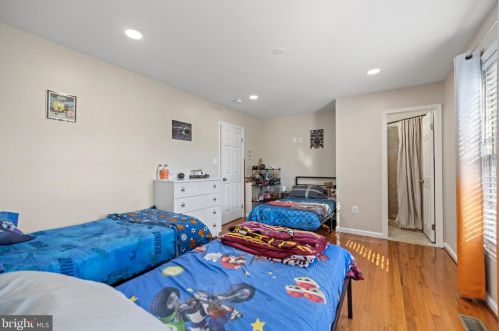 7319 Beverly Park, Springfield VA  22150-3162 exterior