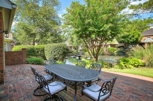 6900 Brookside Dr, Roswell, GA 30076-5551