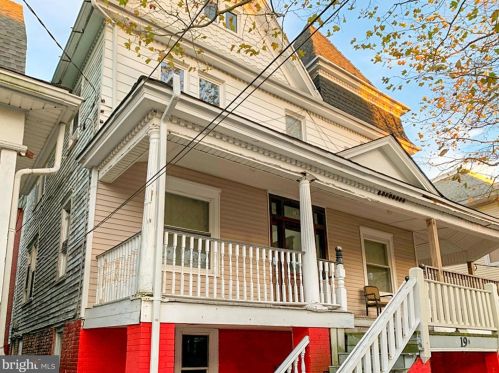 19 Stenton Pl, Atlantic City, NJ 08401-3733
