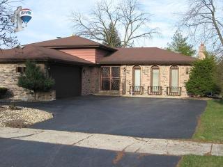17843 Dekker St, Lansing, IL 60438-1724