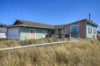 1001 Pacific Way, Waldport OR  97394-9576 exterior
