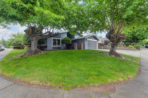 6216 Dark Star Way, Citrus Heights, CA 95662-3805