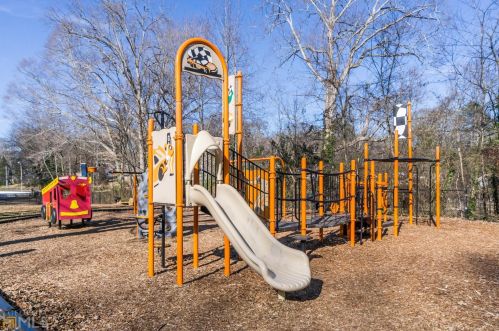 2605 Kimmeridge Dr, Atlanta GA  30344-3020 exterior