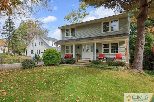70 Voorhees Pl, Metuchen, NJ 08840-2512