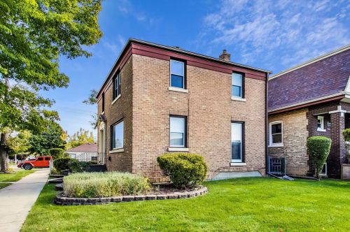 2101 10th Ave, Broadview, IL 60153-3107