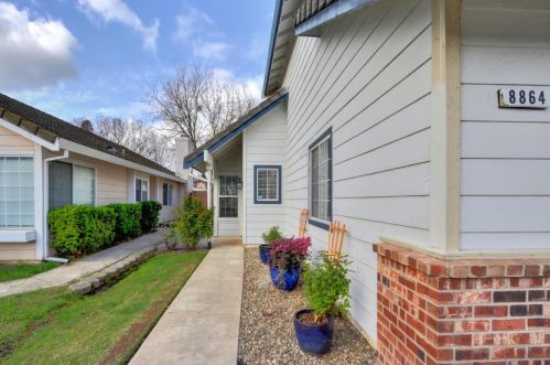 8864 Gemwood Way, Elk Grove, CA 95758-6814