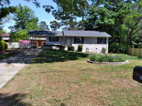 2052 Panstone Ct, Marietta, GA 30060-4836