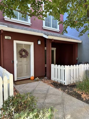 1264 De Altura Cmns, San Jose, CA 95126-1097
