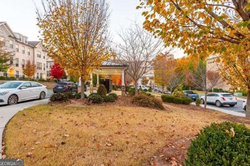 243 Franklin Rd, Atlanta GA  30342-2607 exterior