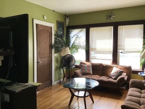 322 Hull Ct, Waukegan, IL 60085-2020