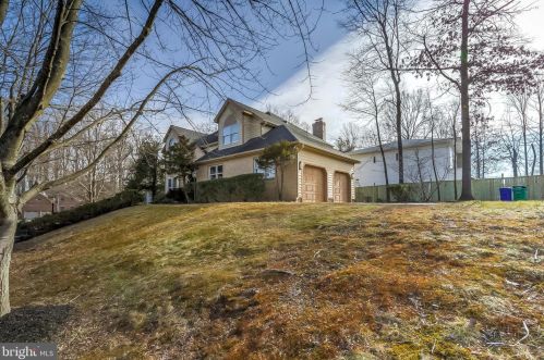 6125 Wooded Run Dr, Columbia MD 21044-3800 exterior