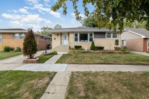 15244 Sunset Dr, Dolton, IL 60419-3109