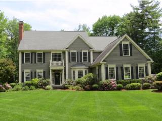 40 Golden Dr, Manchester, NH 03110-4415