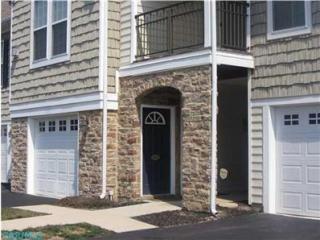 5072 Calais Dr, Columbus, OH 43221-5685