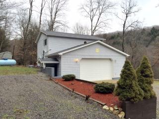 613 Two Mile Run Rd, Franklin, PA 16323-6517