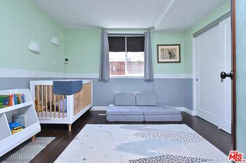 14609 Albers St, Van Nuys CA  91411-3711 exterior