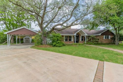 618 Bay Vista Dr, Taylor Lake Village TX  77586-3002 exterior