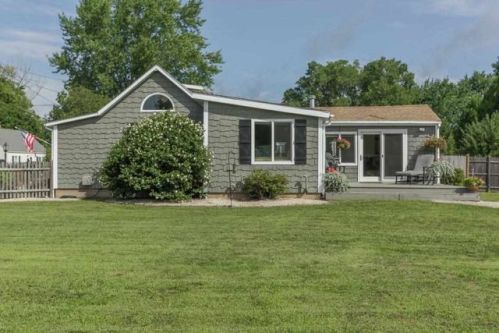 24 Rowland St, Somersworth, NH 03878-1716