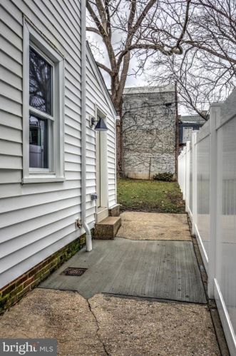 629 1st St, Lancaster PA  17603-3621 exterior