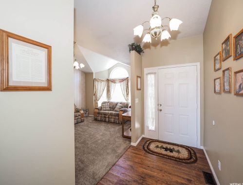 4662 8450, Taylorsville UT exterior