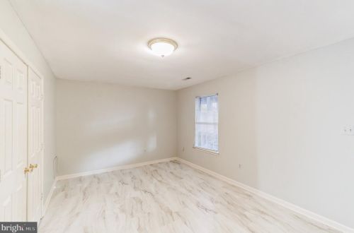 2508 Clover Field Cir, Herndon VA  20171-4338 exterior